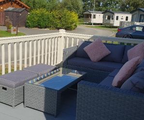ramparts 20  outdoor sofa with lake view
