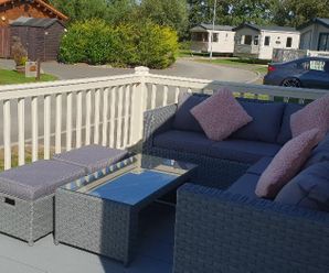 ramparts 20  outdoor sofa with lake view