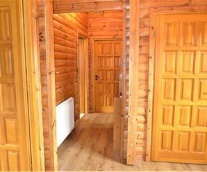 The Ramparts 7 Log cabin  hallway