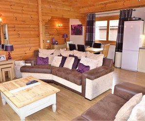 The Ramparts 7 Log cabin living area